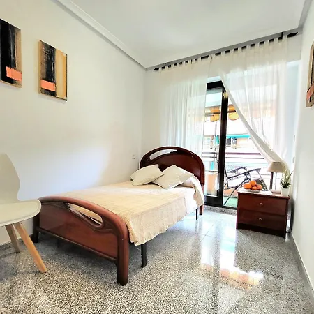 Amistosa, Habitacion Con Balcon, Alicante, Playa, Centro, Rambla, Mercado Homestay *