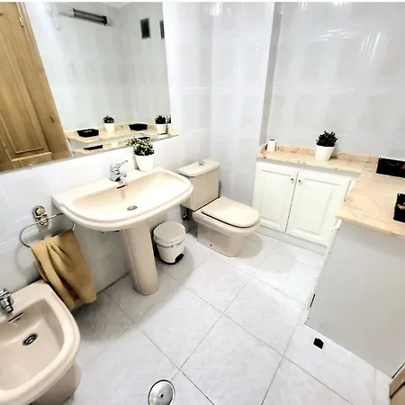 Amistosa, Habitacion Con Balcon, Alicante, Playa, Centro, Rambla, Mercado Homestay